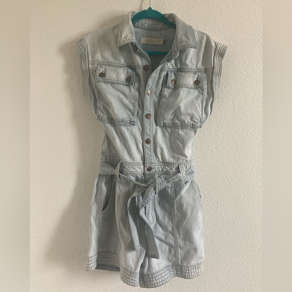 One piece. Jean shorts. Jumper. - Picture 1 of 3